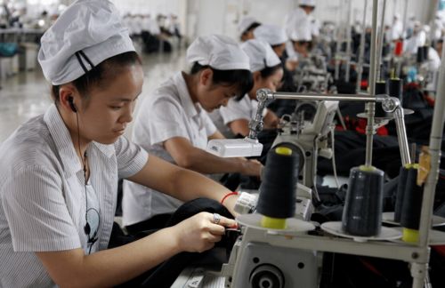 中國工廠工時困境 為何8小時雙休制難落實與典當業(yè)務的關聯(lián)分析